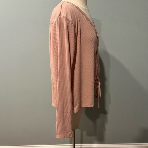 NWT LOVE, FIRE Soft Mauve Trendy Plus Size Ribbed V-Neck Lace-Up Top Size 3X - Picture 3 of 6